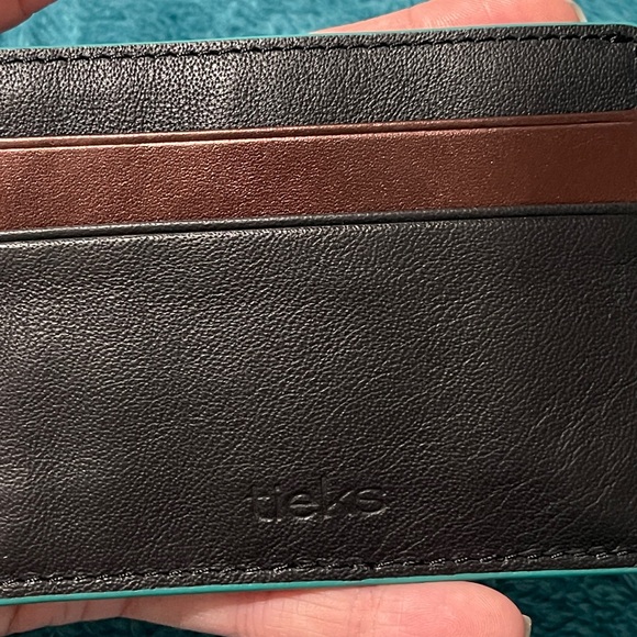 NIB Tieks Card Case in Raspberry Truffle - Picture 5 of 5